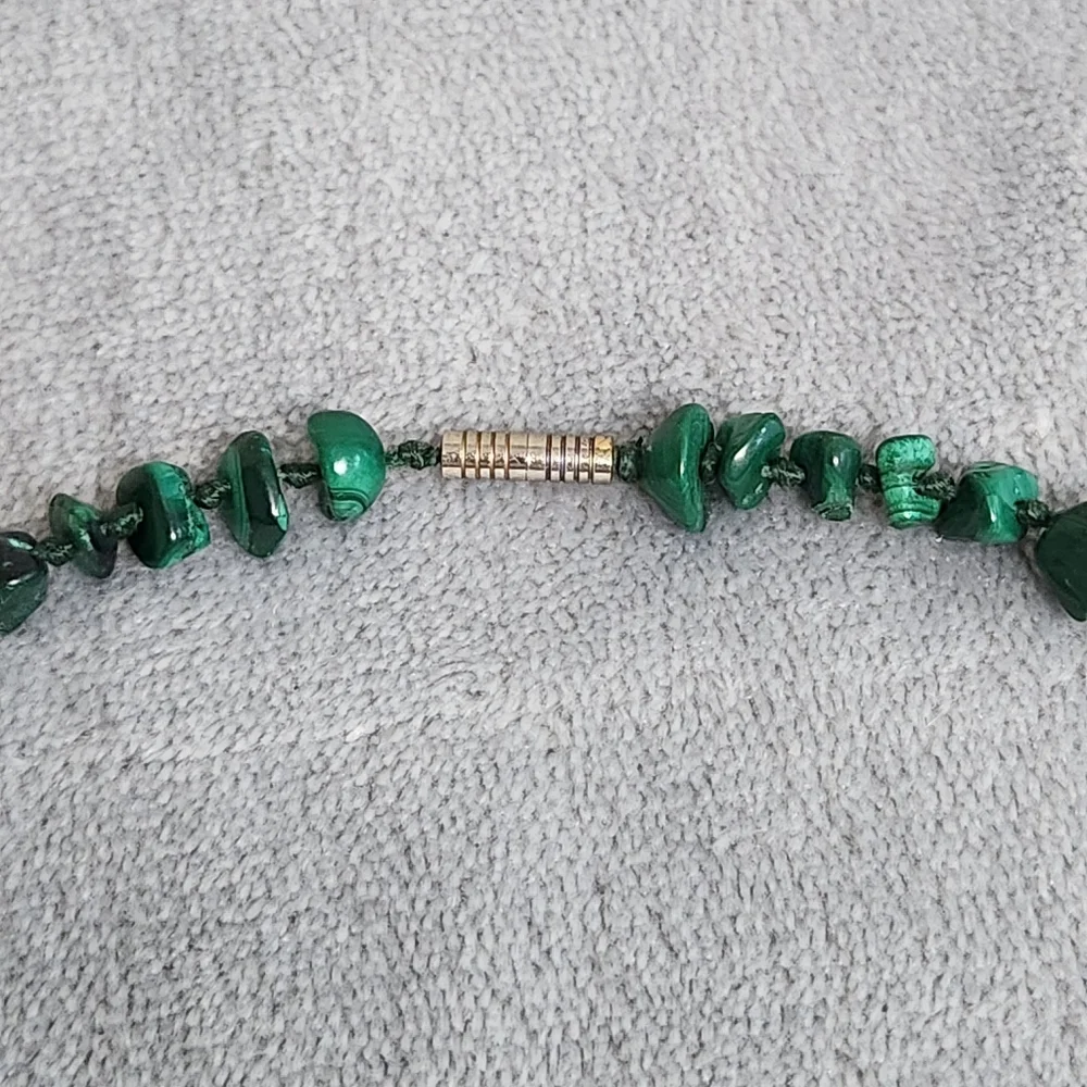 Vibrant Green Malachite Bead Necklace - Picture 2 of 5
